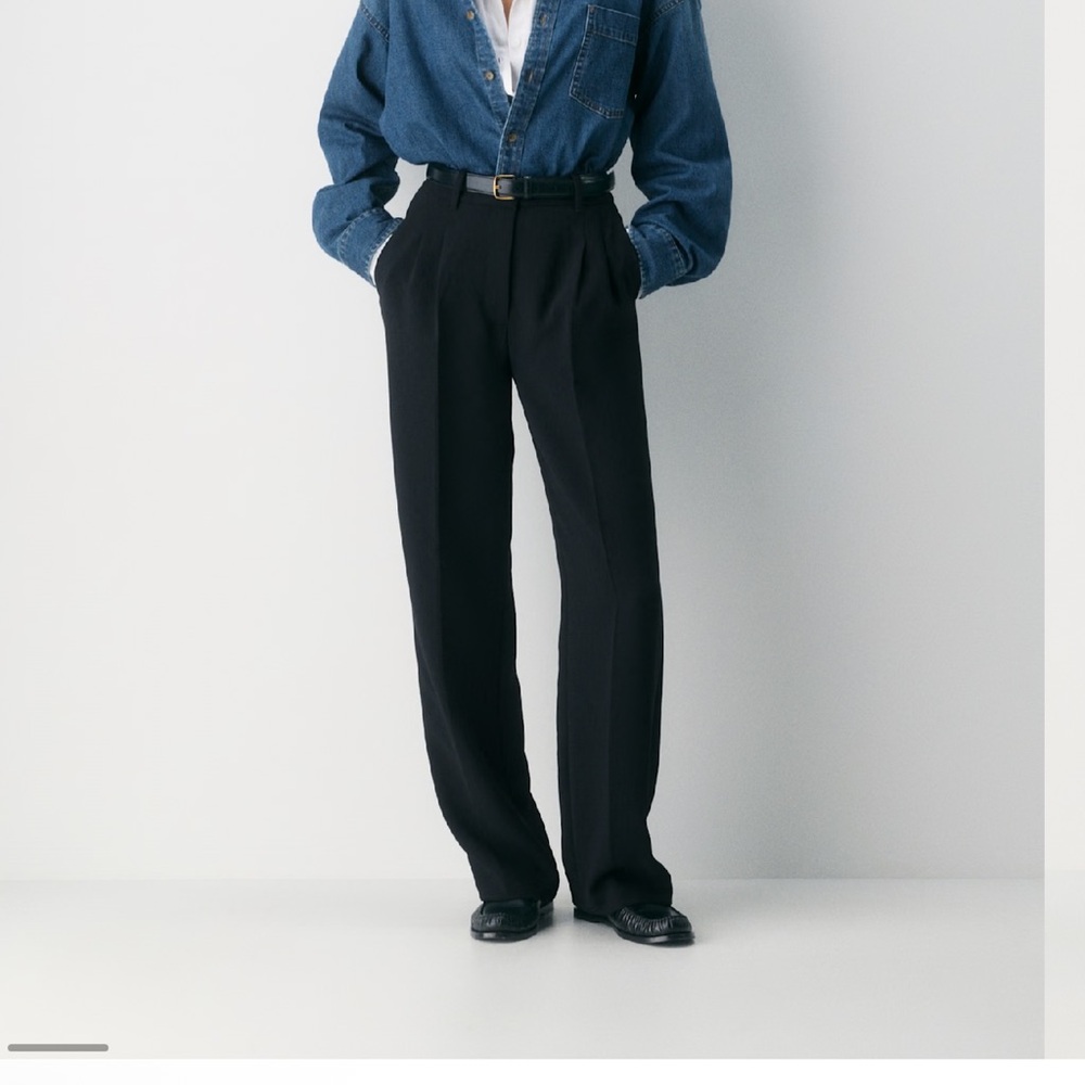 Aritzia The Effortless Pant™ - Crepette™ Black  Trousers size 6